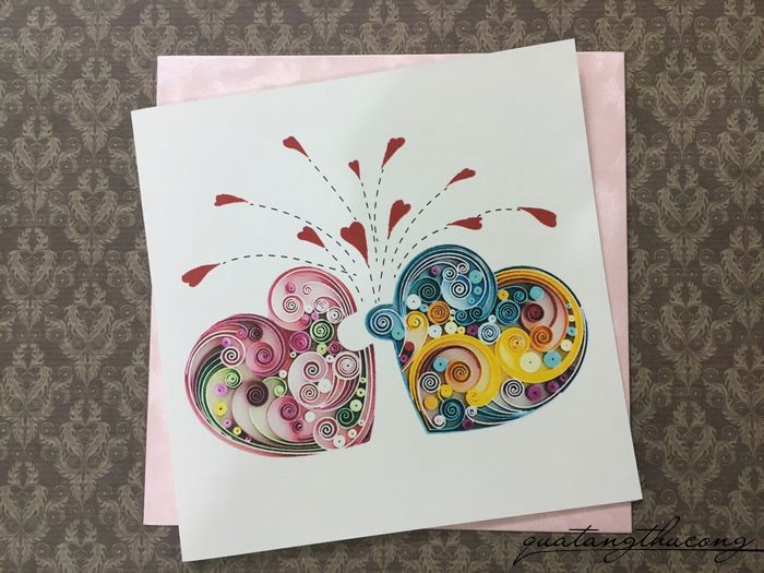 Thiệp in hình trái tim quilling